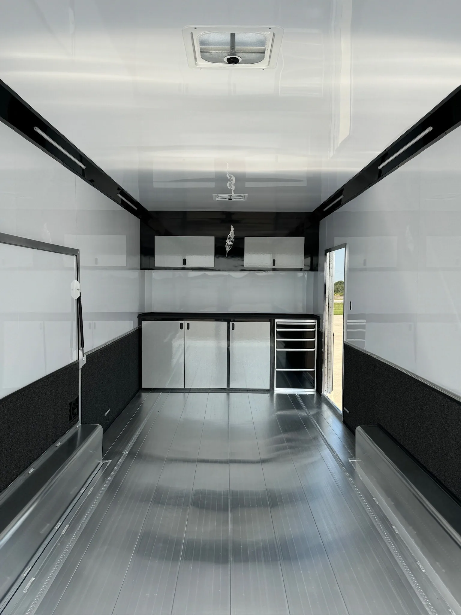 RS-Trailer interior storage and equipment space